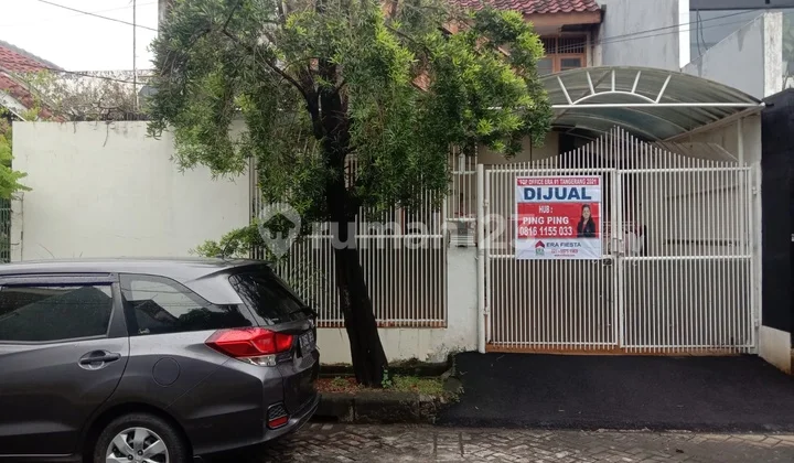 House in Taman Semanan Indah, 9 meters wide House in Taman Semanan Indah, 9 meters wide