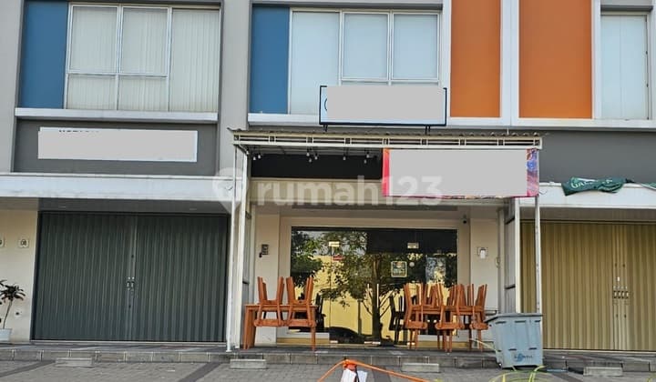 Maxwell Commercial Shop House Located in the Scientia Gading Serpong Area