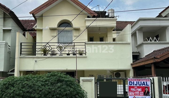 For Sale: Ready-to-Live, Nice, Strategic House in Taman Semanan Indah.