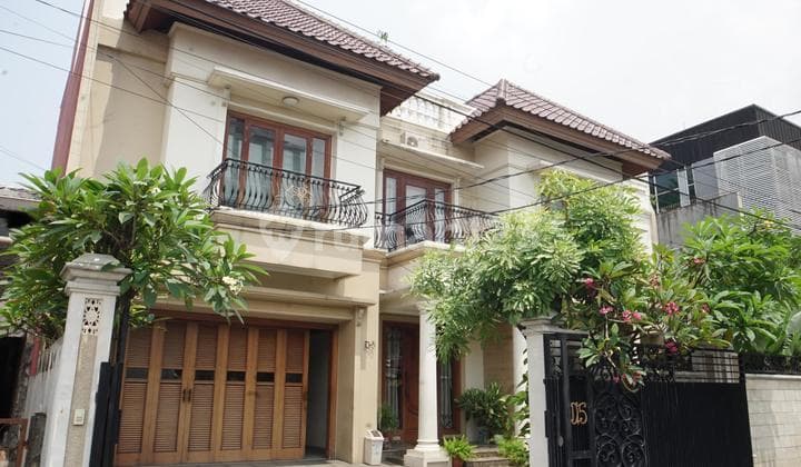 Di Jual Rumah Mewah Klasik Tropis Area Slipi Jakarta Barat