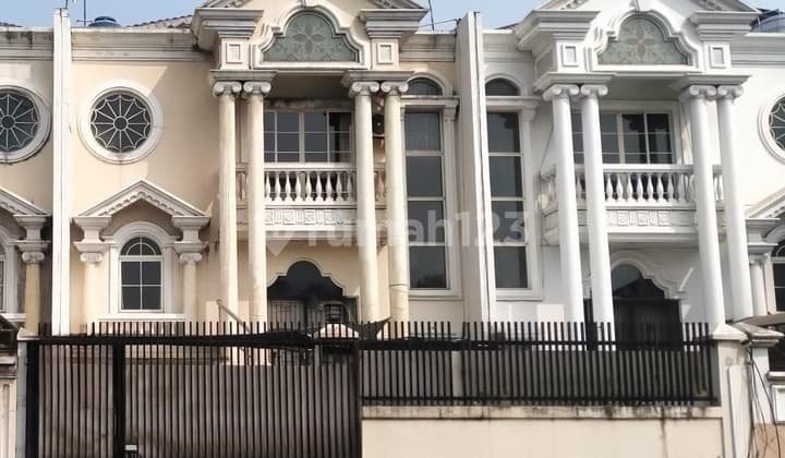 For Sale Eagle Sea Pik House Size 8x25 3BR with Basement Best Price in North Jakarta