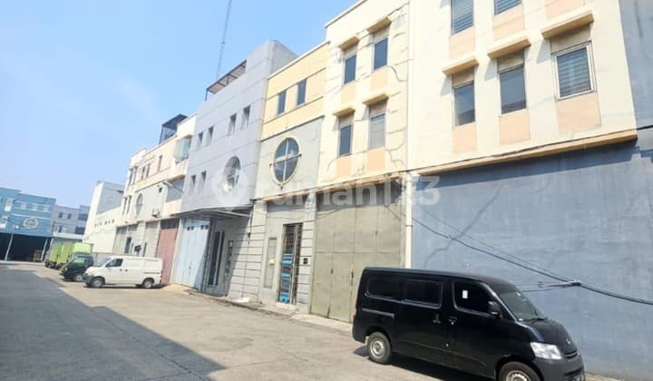 Cheapest for sale warehouse PIK Elang Laut Phase 1 size 9x18m² fully built in North Jakarta