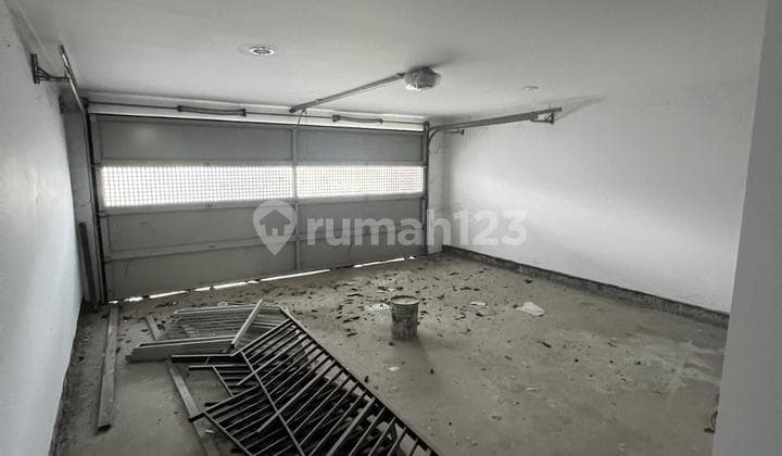 For Sale Golf Island House Corner Position Size 12x25 Unfurnished