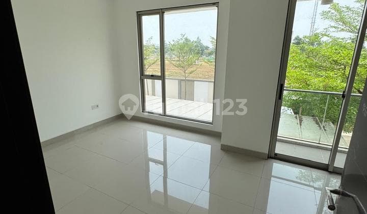 For Sale Millennial PIK House Size 4.5x10 Unfurnished