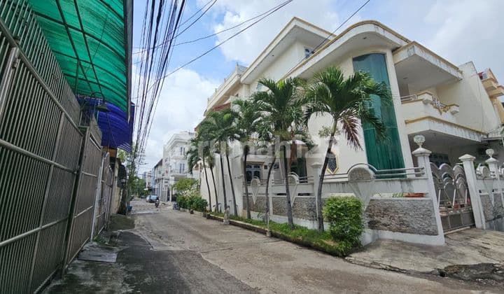Rumah Bagus Posisi Hoek di Pluit Karang Cantik Blok 3 Jakarta Utara
