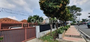 Dijual Lahan Komersial harga murah dibawah NJOP di Margonda Raya Depok sederet Hotel, Showroom Restaurant