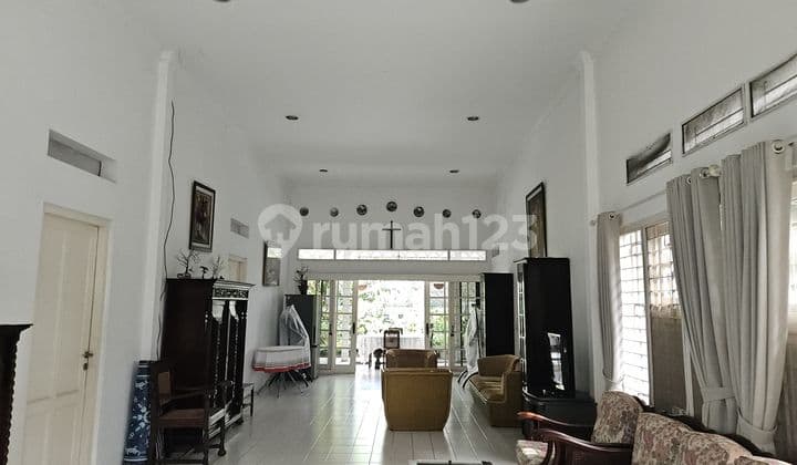 Dijual Rumah Asri di Jalan Guntur Bogor Jawa Barat
