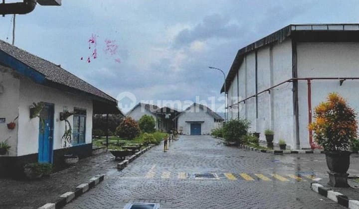 Gudang di Jalan Kolonel Sugiono, Kedungkandang, Malang