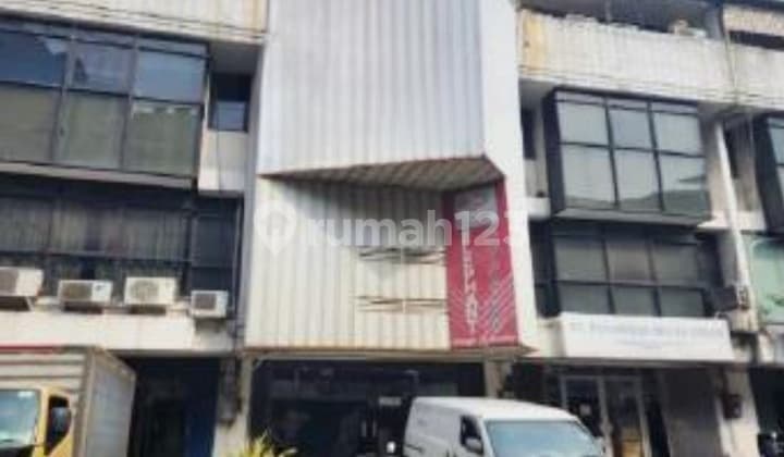 Affordable Price Warehouse on Jl. Mangga Dua Raya, South Mangga Dua, Sawah Besar