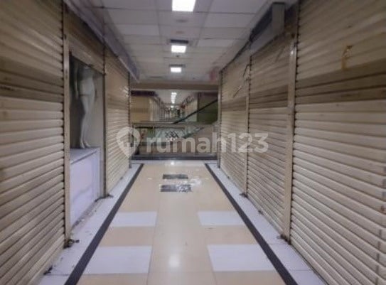Kios Pusat Grosir Metro Tanah Abang (Pgmta) Lantai 2, Jakarta Pusat