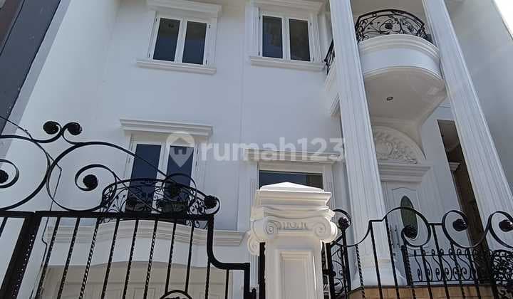 Rumah Pluit Timur Lama , Penjaringan Jakarta Utara