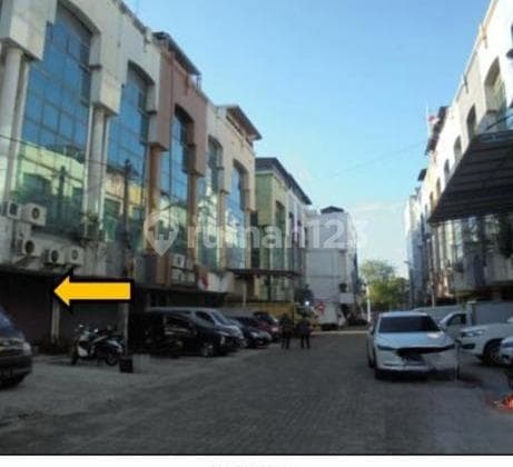 Shop house in Ruko Royal Sunter Complex, Tanjung Priok, North Jakarta