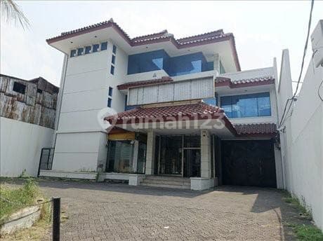 Building Location Jl. Mampang Prapatan Raya, South Jakarta