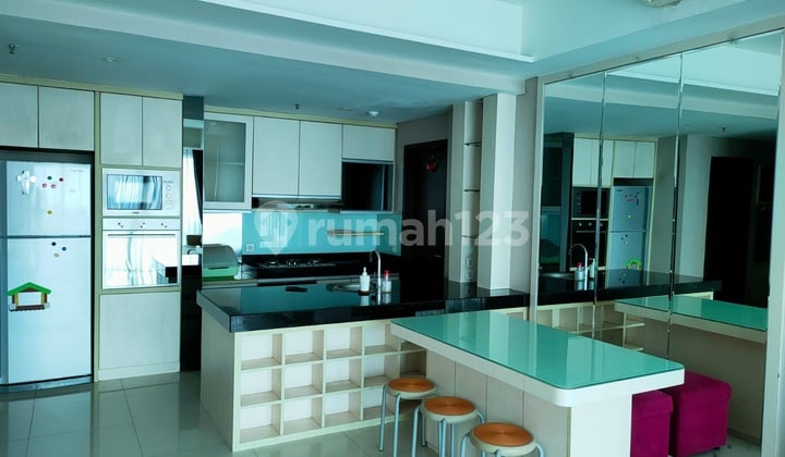 Apartemen St. Moritz Tower The Royal Suite , Puri Indah Kondisi Full Furnished