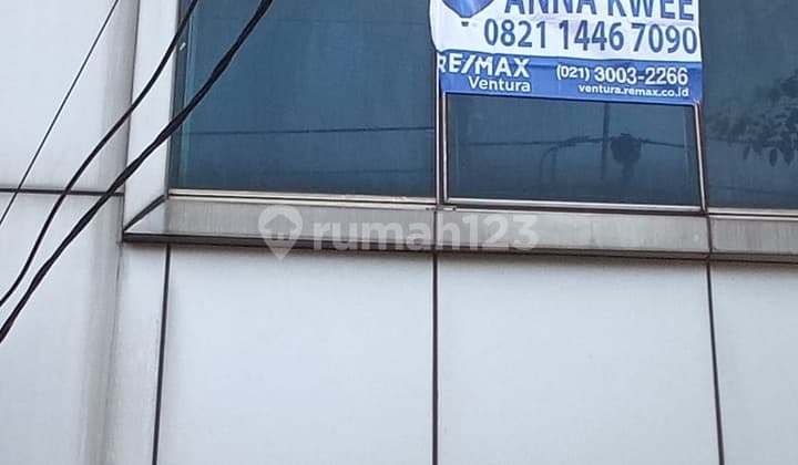Shop house on Jl Hos Cokroaminoto, Ciledug, Tangerang