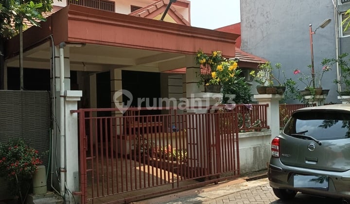 Rumah di Palem Semi , Karawaci Tangerang