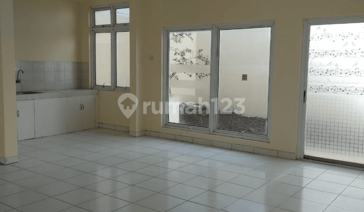 Rumah 2 Lantai Di Kayu Putih