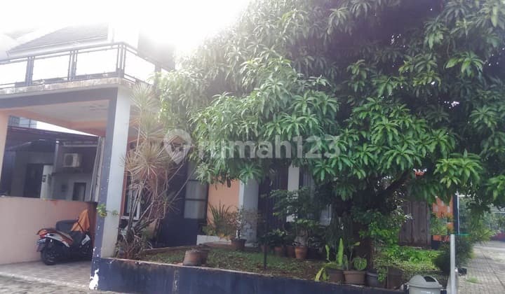 Rumah di Perumahan Green Hills , Jalan Aria Putra , Ciputat . Tangerang Selatan