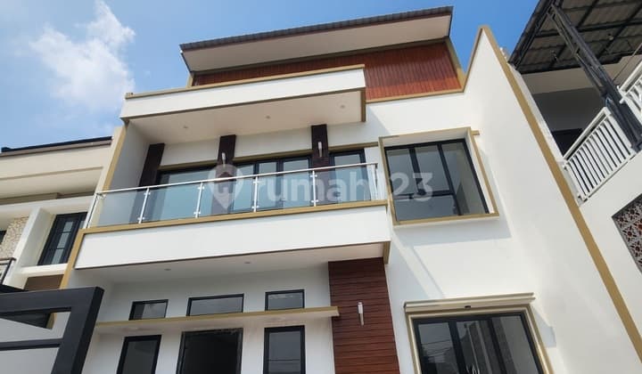 Rumah Nusaloka Sektor 14.5 , Bsd City , Tangerang
