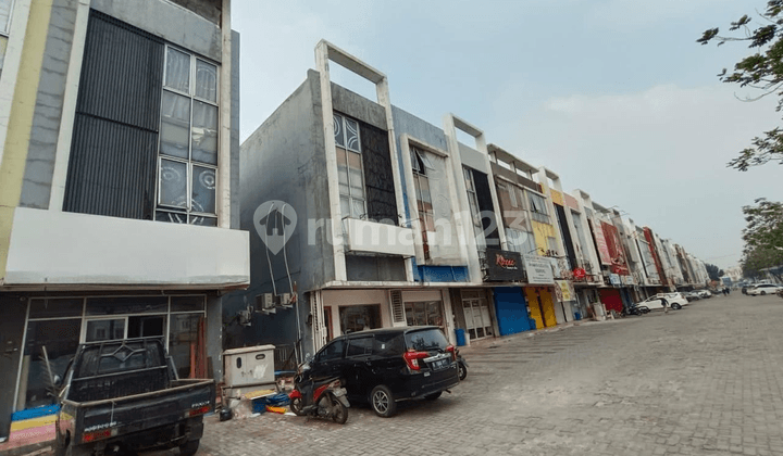 Glaze 1 Shop House - Gading Serpong, Tangerang