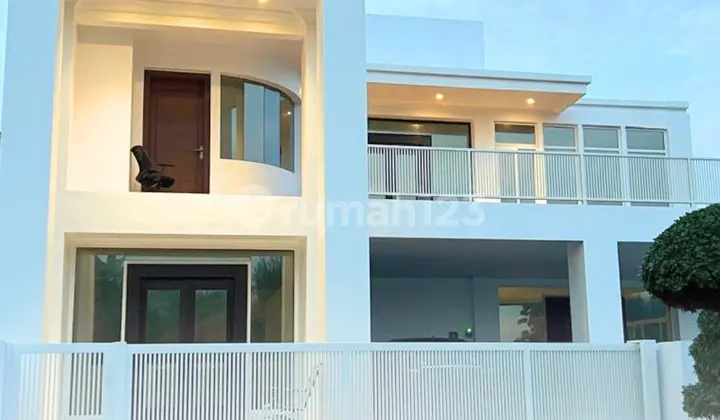 Dijual Rumah Mewah Jl. Stonen
