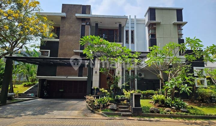 Rumah Mewah 3 Lantai Halaman Luas Di Bsd The Green
