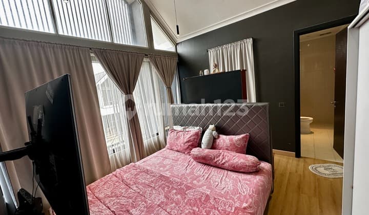 RUMAH CAKEP DI BSD AVANI 2 LANTAI RAPIH LOKASI BAGUS SIAP HUNI