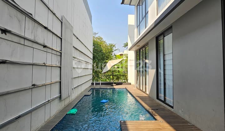 Luxury House In Bsd City Semi Furnished With Swimming Pool And Elevator