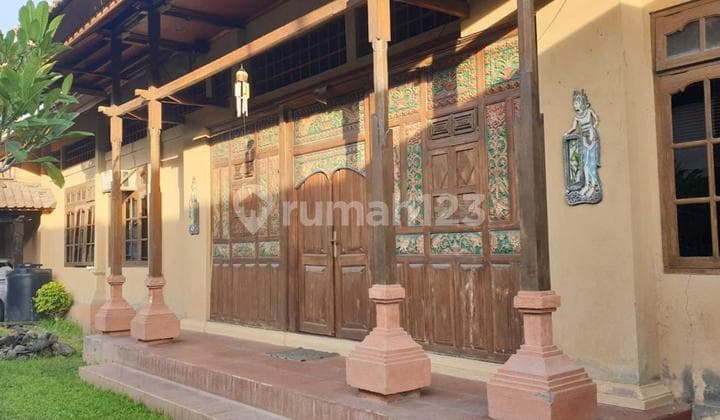Dijual Rumah Besar Letak Strategis Lokasi Jln Kenyeri, Tonja