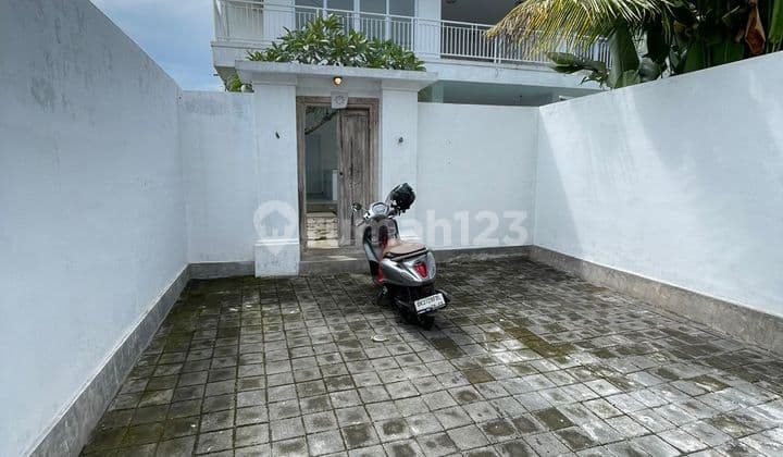 Dijual Villa Lokasi Jln Raya Munggu Dekat Babi Guling Selingsing