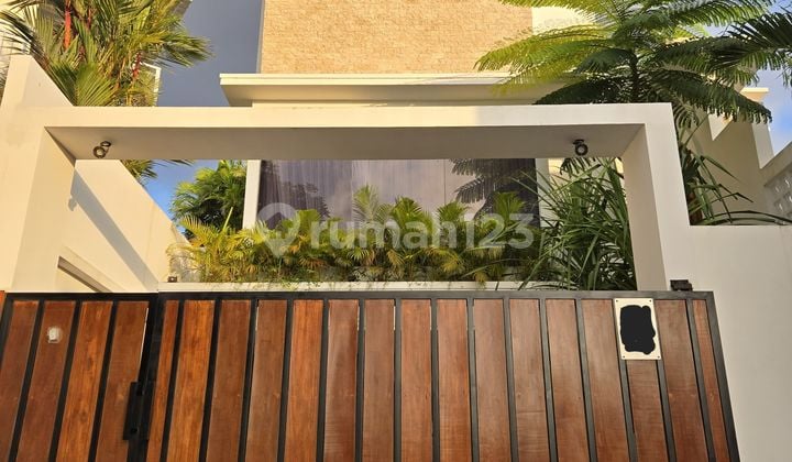 For Sale 3-Story Semi-Luxury Villa in the Elite Area of Pecatu