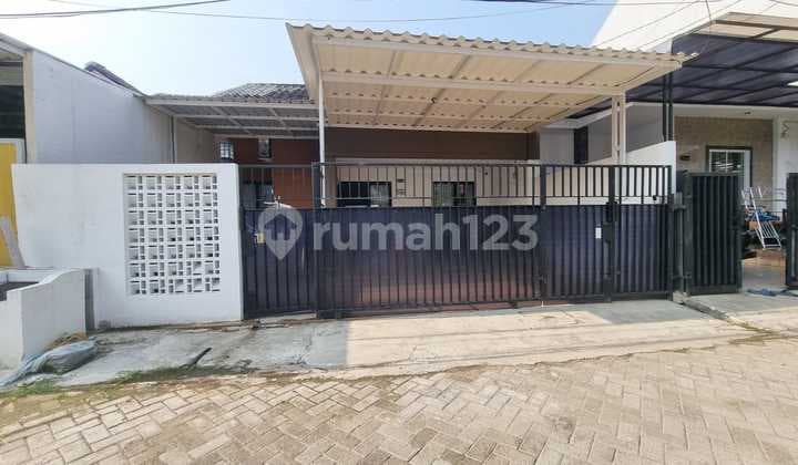 Nice House in Medang Lestari, Adjacent to Gading Serpong.