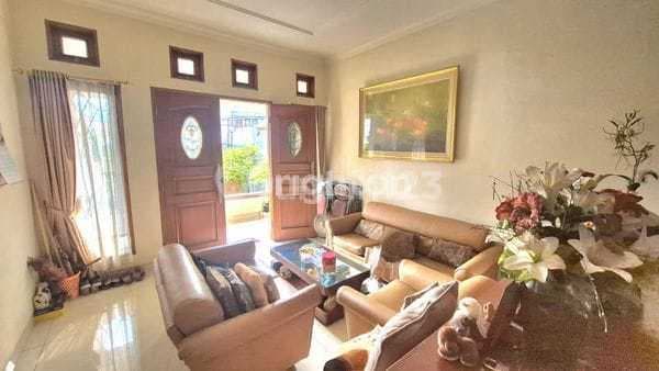 Minimalist House in Kebayoran Lama for Sale Cheap (Negotiable Price)