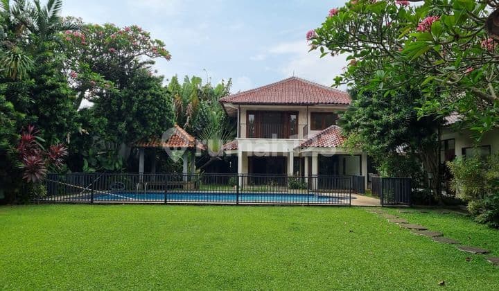 For Rent: House 1250 sqm in Kemang, 6 Bedrooms, Spacious Yard and Swimming Pool