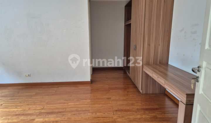 Luxurious Pondok Indah House with 4 Bedrooms, Equipped with Swimming Pool, Available for Rent at an Affordable Price