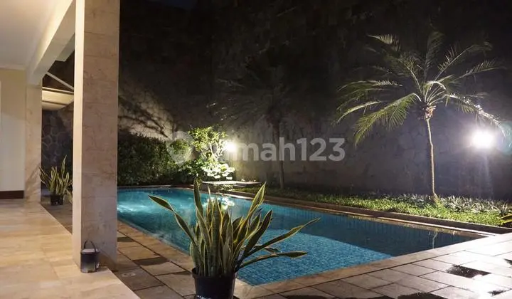 Vintage House for Rent on Jl. Dharmawangsa, Kebayoran Baru, with Swimming Pool. Price Negotiable.