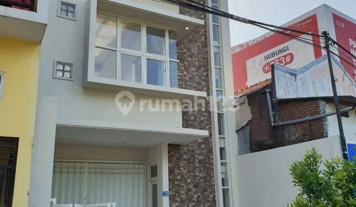 Ruko 3 Lantai Raya A Yani Siap Pakai Strategis