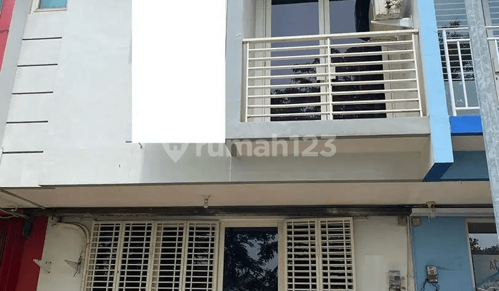 Ruko Pakuwon City Siap Pakai Terawat Strategis