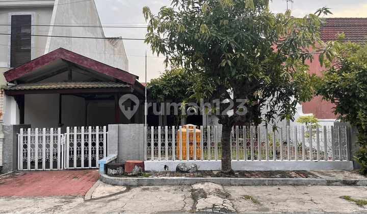 Ready-to-Occupy House, Gayung Kebonsari Row, Wide Road, Strategic Location, Close to Raya A Yani