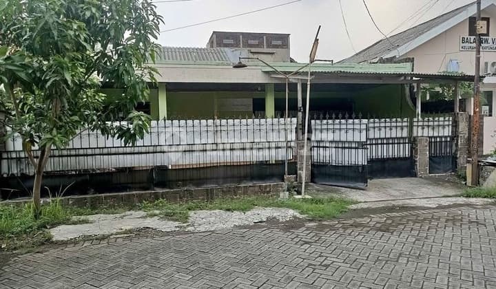 Rumah Lama Gayungsari Barat Row Jalan 2 Mobil Dekat Masjid Agung