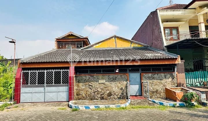 Rumah Terawat Pondok Candra Siap Huni Strategis