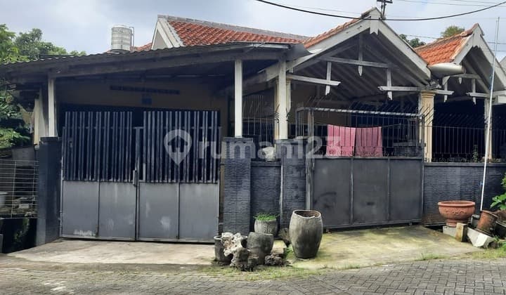 Rumah Tenggilis Terawat Strategis Dekat Ubaya