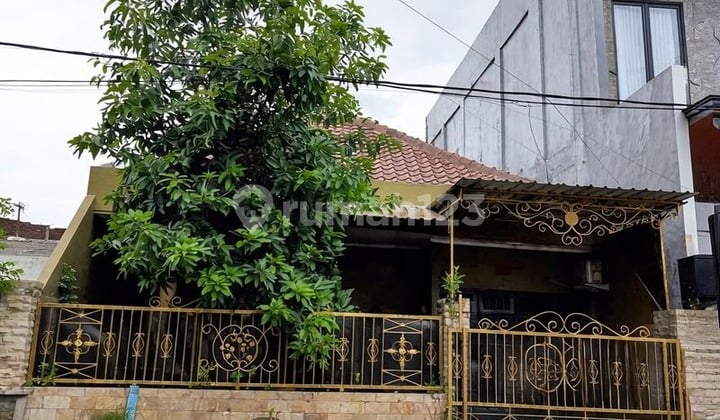 Tenggilis Mejoyo House Ready to Live In, Strategic Location Near Ubaya.