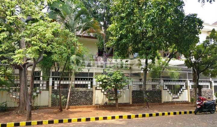 Dijual Rumah Danau Indah Posisi Hook Hitung Tanah VR1068