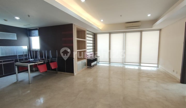 Dijual Apartemen The Royale Springhill Kemayoran 2BR Luas 165m2 VR1084