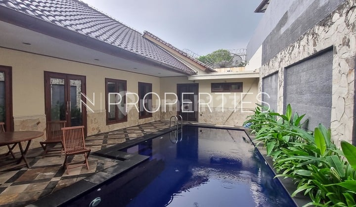 For Rent Nice 2-Story House in Kebayoran Baru Kbbr197