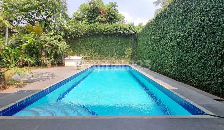 For Rent Spacious House 5 Bedroom in Pejaten Pjtn014