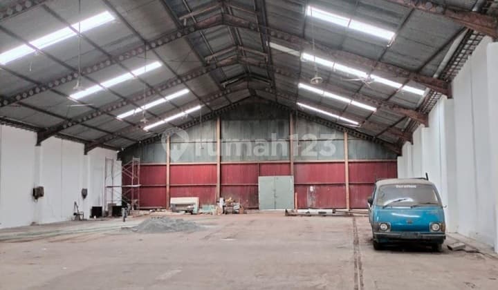 Gudang dan Ruang Usaha 2 Lantai di Jl Raya Magelang Km 7 Sleman Yogyakarta