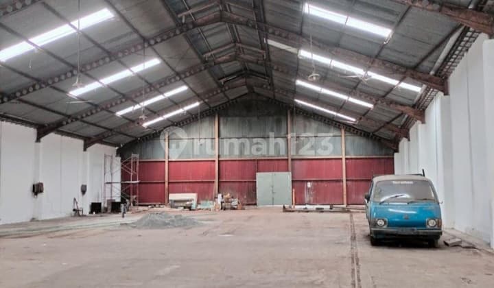 Gudang dan Ruang Usaha 2 Lantai di Jl Raya Magelang Km 7 Sleman. Yogyakarta