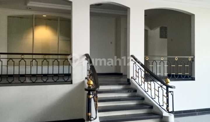 Rumah di Menteng 5 Kamar Tidur
